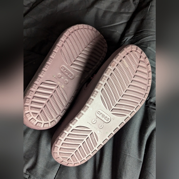 Cozzzy Croc Sandals - Picture 2 of 5